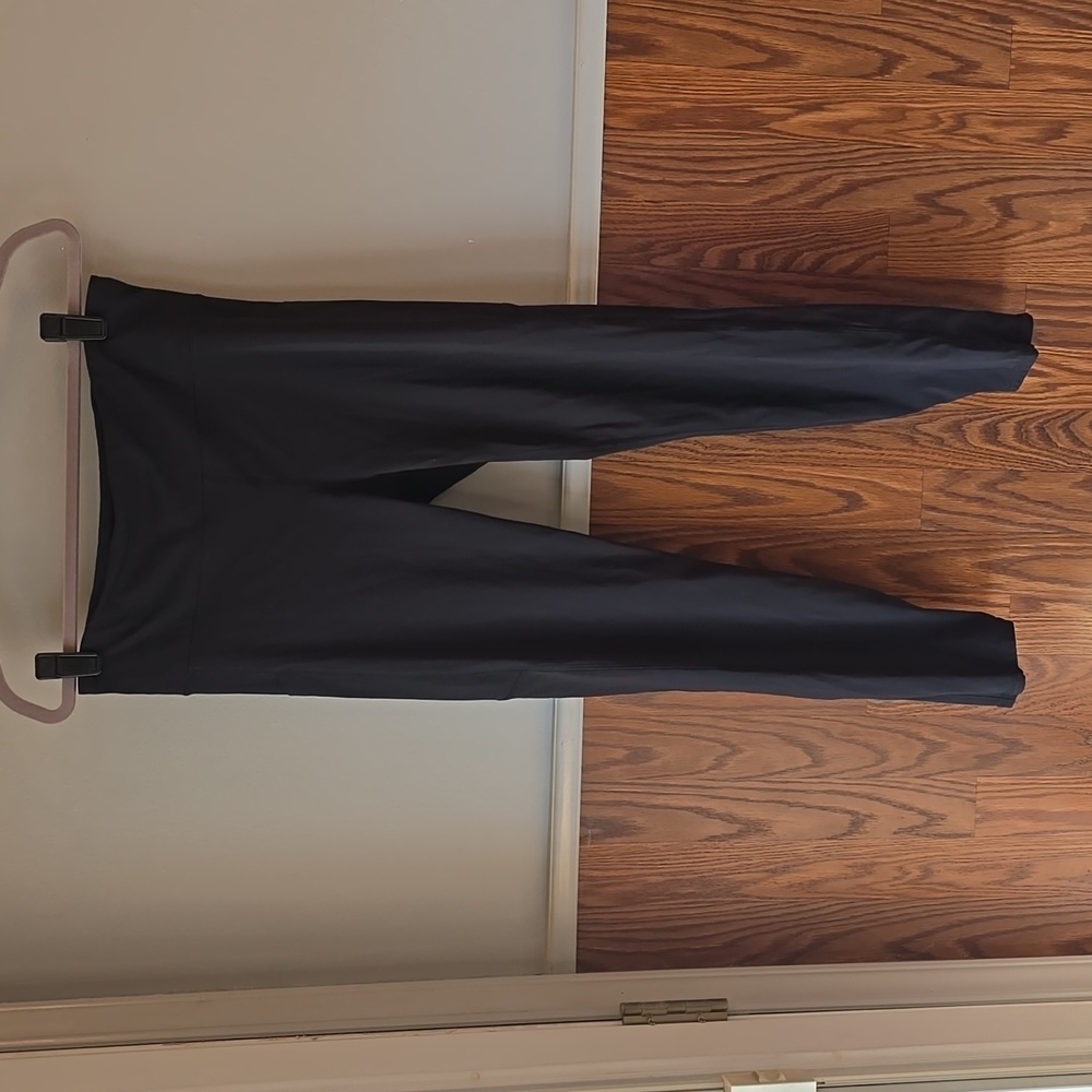 Vuori stride leggings size large